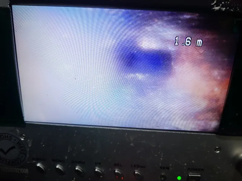 군산 어둡게 막힌 구간이 보이는 내시경 화면